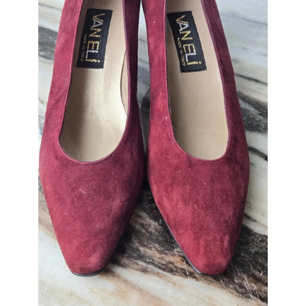 Vaneli Burgundy Suede Pointed Toe Block Heel‎ Pumps Made in Italy Size 8S